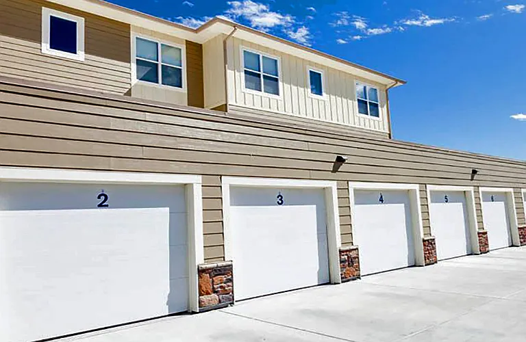WestLink at Oak Station apartments community photo
