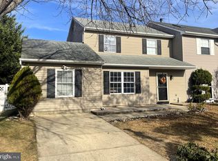 22 Harvest Ln, Sicklerville, NJ 08081