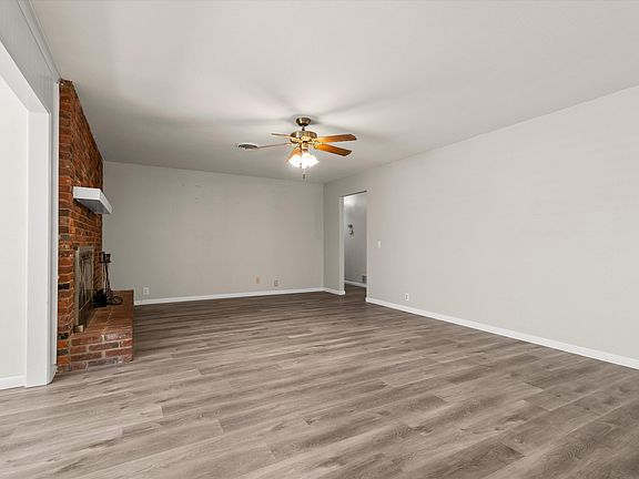 4th image of 2114 70th St