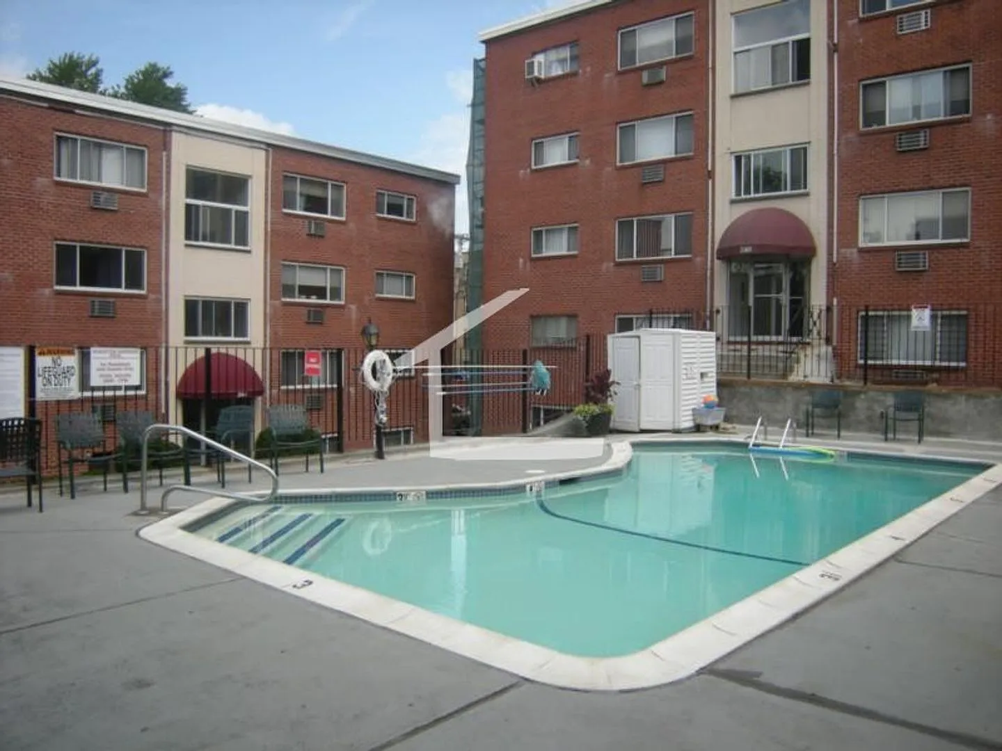 804 Centre St — Photo 3