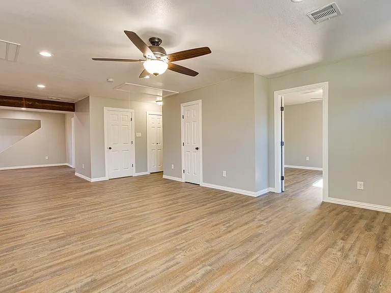 2725 Livingston Ave — Photo 4