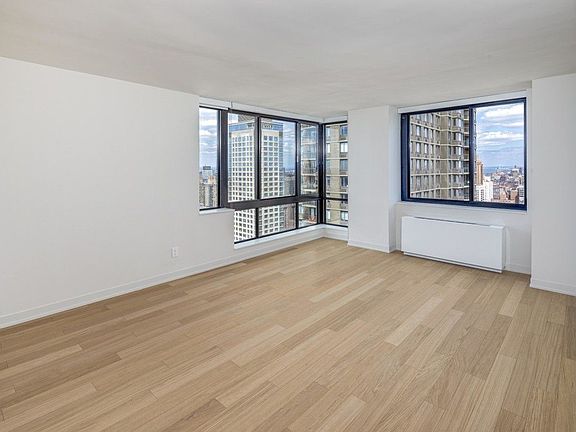 5th image of 1 Columbus Pl APT N26g