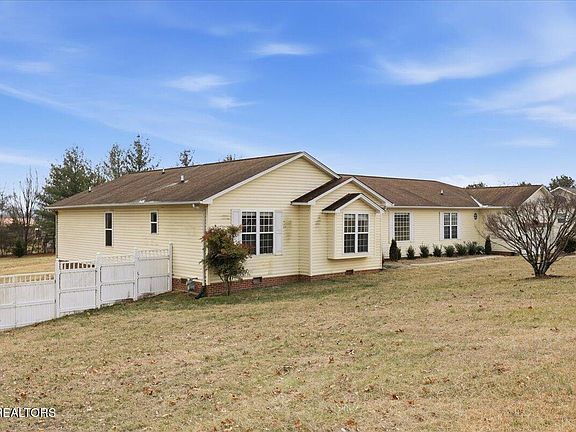 3rd image of 622 Briarwood Dr