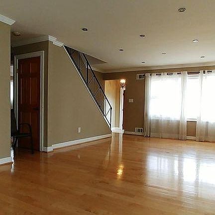 5th image of 316 W Edmonston Dr