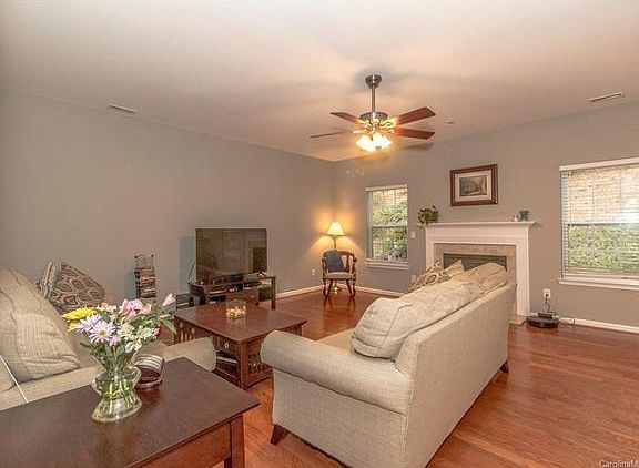 5th image of 9077 Pembroke Ct