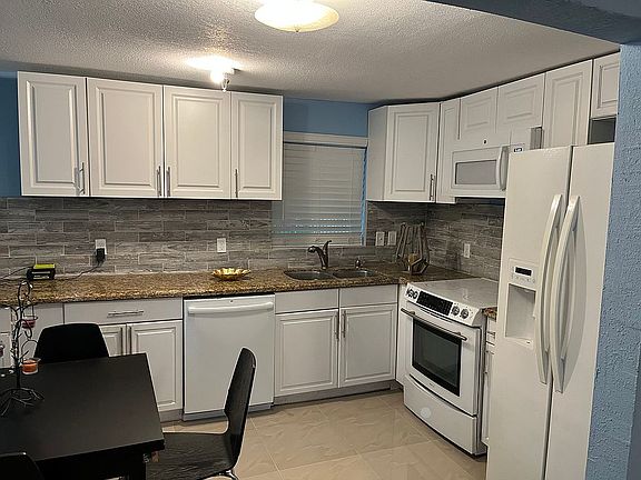 4th image of 1438 Suwanee Dr