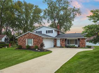 4179 Ashton Cir, North Olmsted, OH