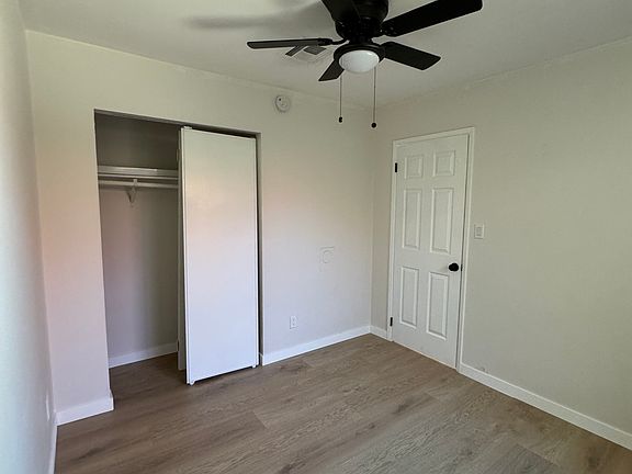 3rd image of 14 W Sunnyslope Ln APT 2