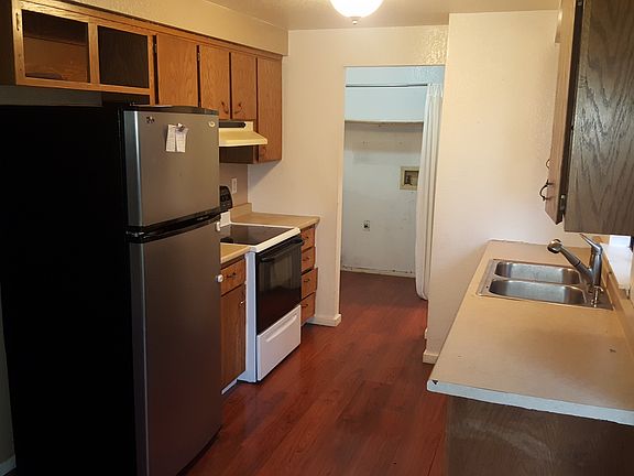 3rd image of 411 102nd Dr SE