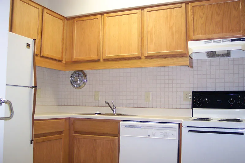 2 bed, 700 sqft, $1,165 — Photo 2