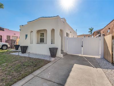 622 W 99th St, Los Angeles, CA, 90044