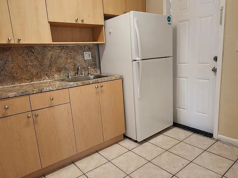 8852 SW 95th Ave — Photo 9