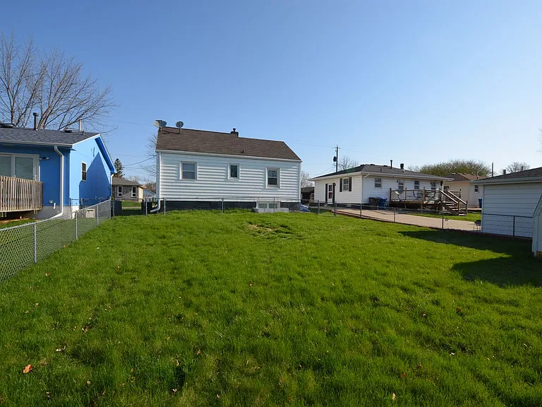 1350 Elder Ln — Photo 13