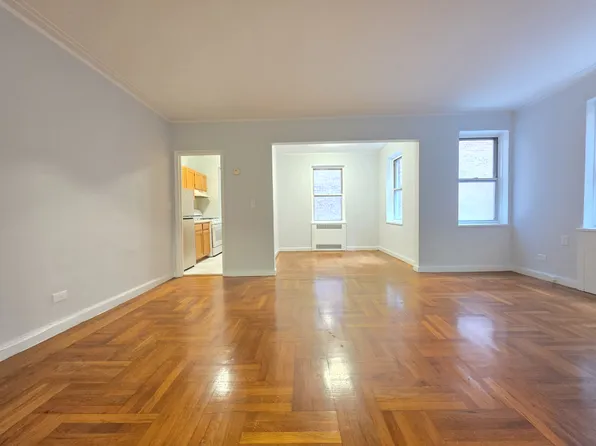 140 Vancortlandt Avenue West image 1 of 6