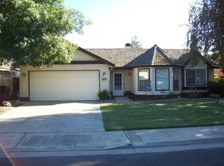 809 E Palm Dr, Hanford, CA 93230