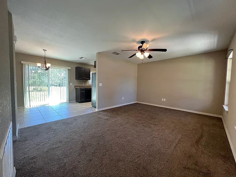 17184 SW 44th Cir — Photo 5