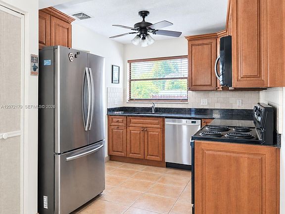 3rd image of 4496 Rende Ln