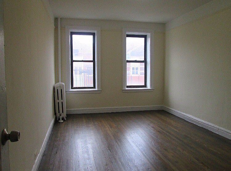 1st image of 4861 Broadway APT 4T