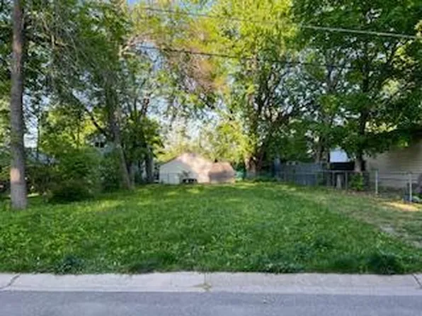 2914 Meadow Ln, Mound, MN 55364
