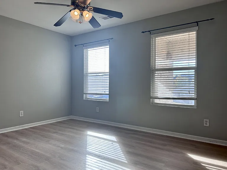 379 Jasmine Dr — Photo 28