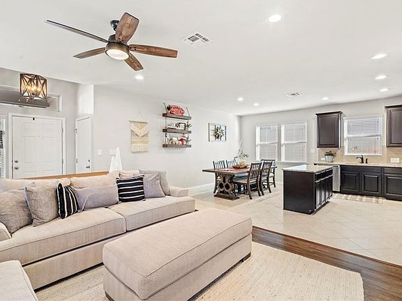 2nd image of 504 Cinnamon Teal Ln