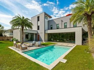 30 20th St, Atlantic Beach, FL 32233