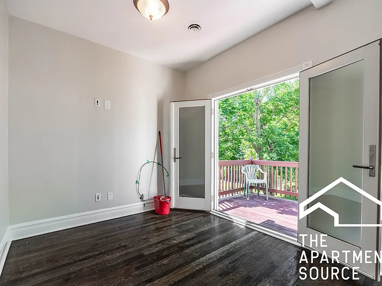 3310 W Berteau Ave #2 — Photo 14