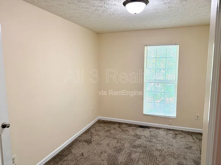 1863 Grove Way — Photo 14
