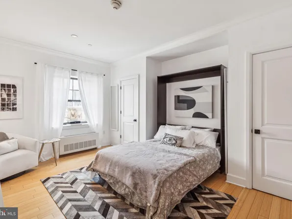 1701 Locust St #2106, Philadelphia, PA 19103