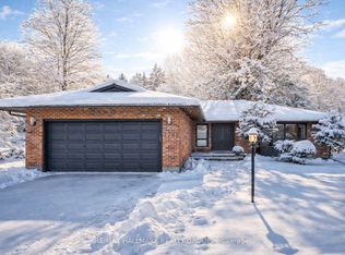 4788 Massey Ln, Ottawa, ON K1J 8W9