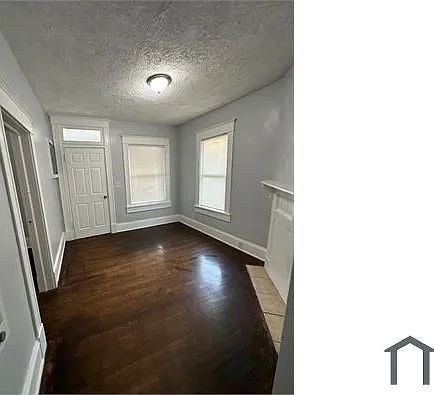 1555 W 7th St — Photo 2