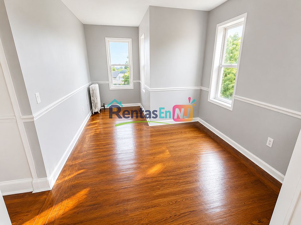 1st image of 299 Summer Ave #C3