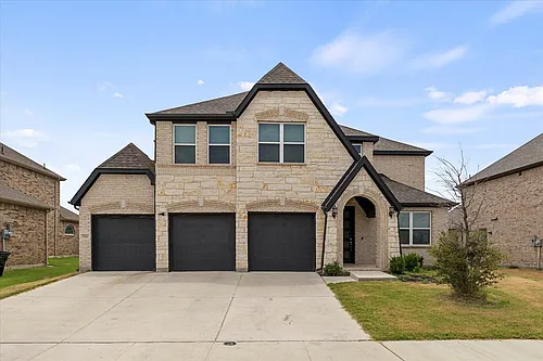 1600 Lake Grove Dr Photo 1