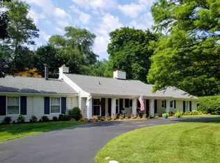 6190 W Surrey Rd, Bloomfield Hills, MI 48301