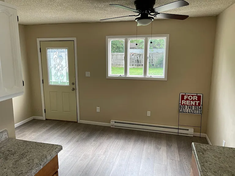 1050 Pershing St — Photo 11