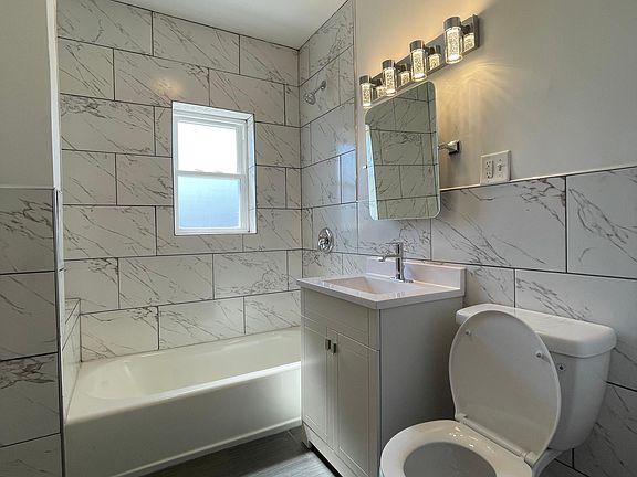 3rd image of 3214 N Kostner Ave APT 1