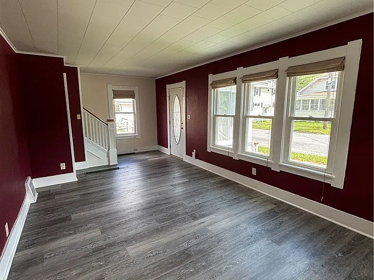 418 East Ave — Photo 4