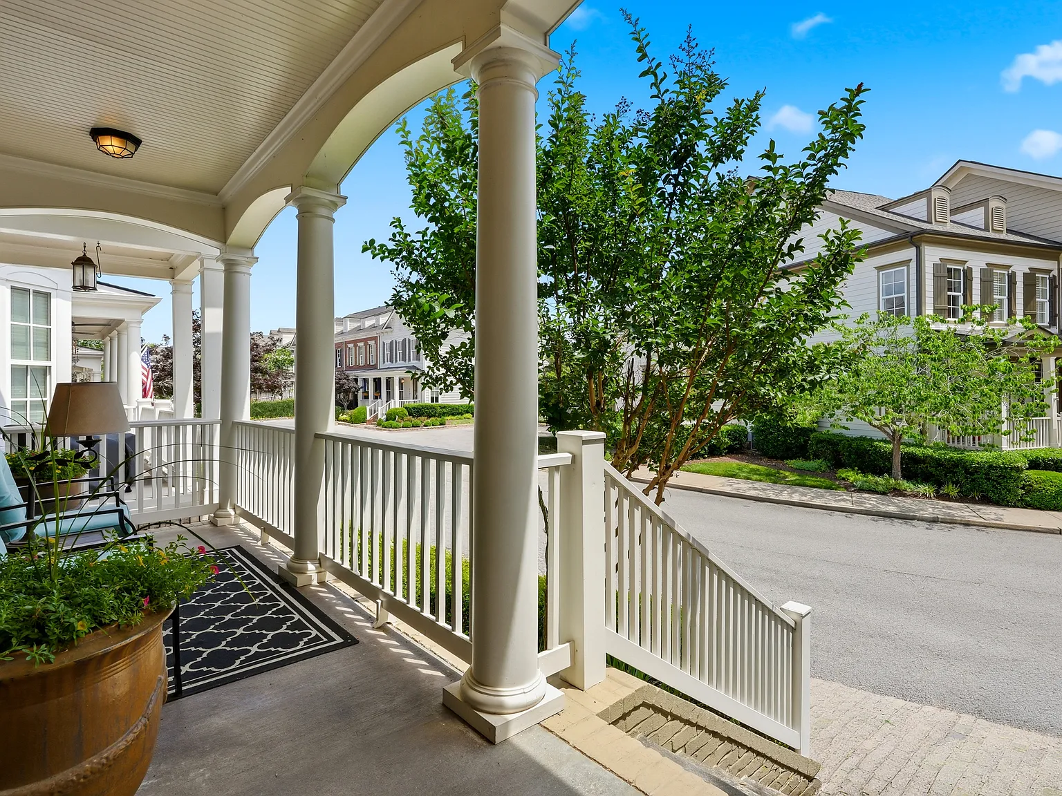 3 bed, 3.5 bath, 1932 sqft, $4,495 — Photo 4