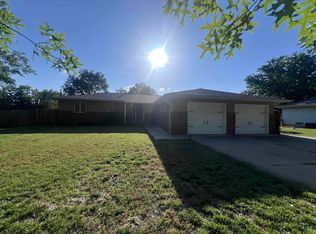 219 S Westview Rd, Andover, KS 67002