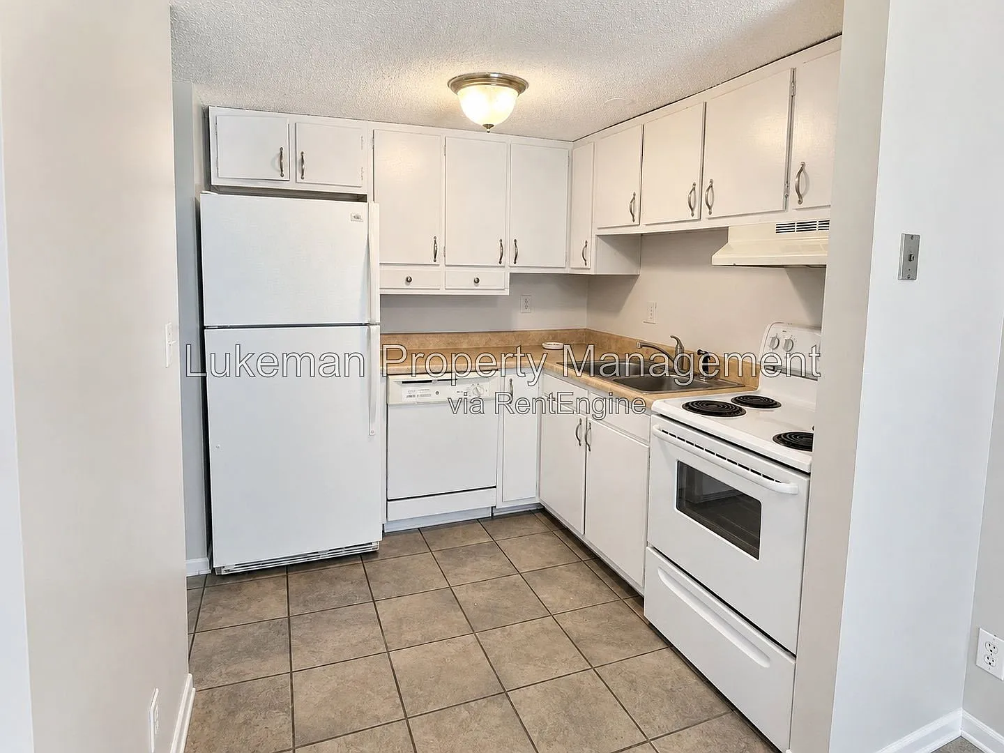 2 bed, 1.5 bath, 884 sqft, $1,050 — Photo 3