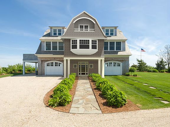 6 Mohegan Avenue