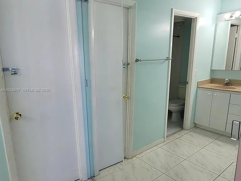 401 Golden Isles Dr #1114 — Photo 15