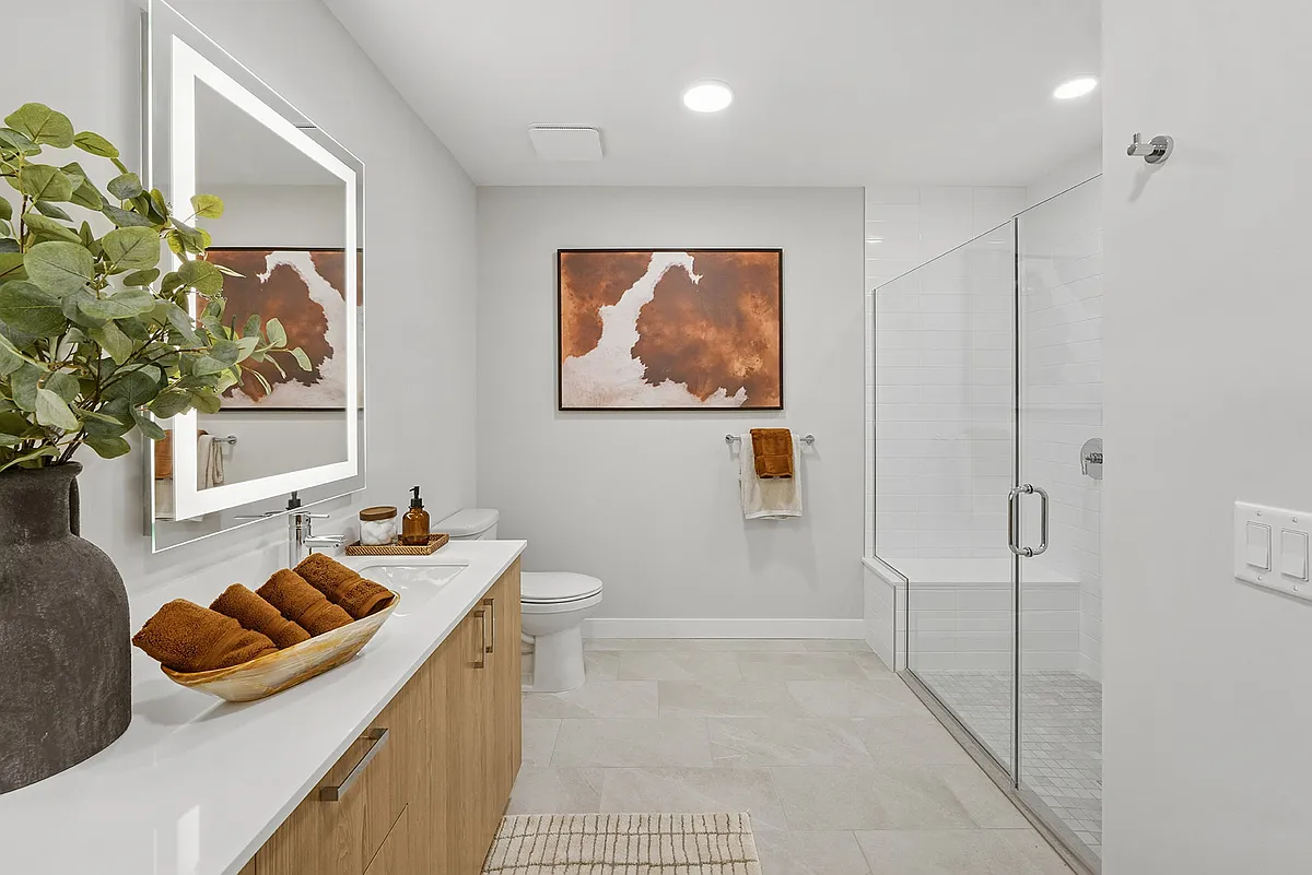 Juliette Bathroom - Juliette