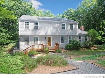 15 Country Squire Ln, Sandy Hook, CT, 06482