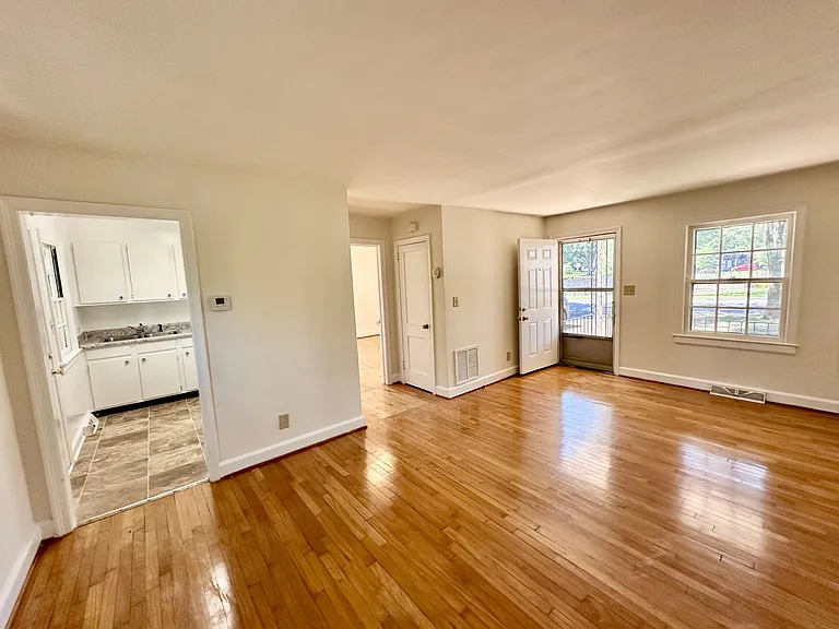 249 Poindexter Dr — Photo 4