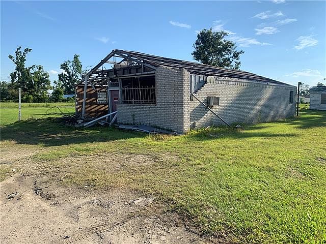 2nd image of 1805 N Highway 171