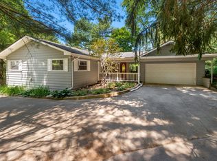 27 Miller Ave, Granville, OH
