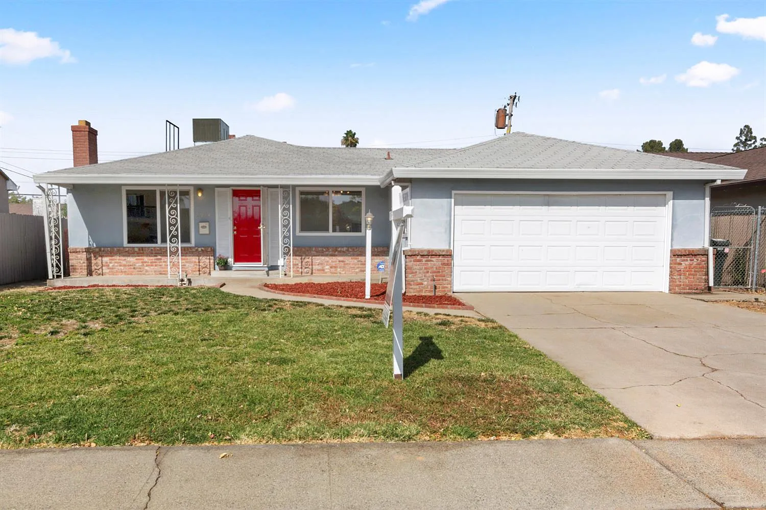 5221 53rd Ave photo 1