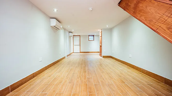 Rented by Nooklyn NYC LLC | media 35