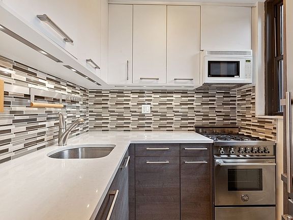 2nd image of 340 W 55th St APT 4A